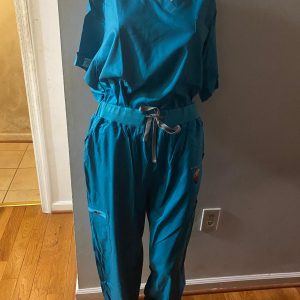 Scrubs – Fuchsia Green